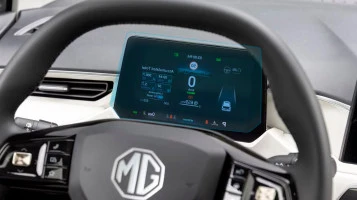 Zaščitno steklo Pixsel za armaturno ploščo MG 3 - 12.1“ 2024 -